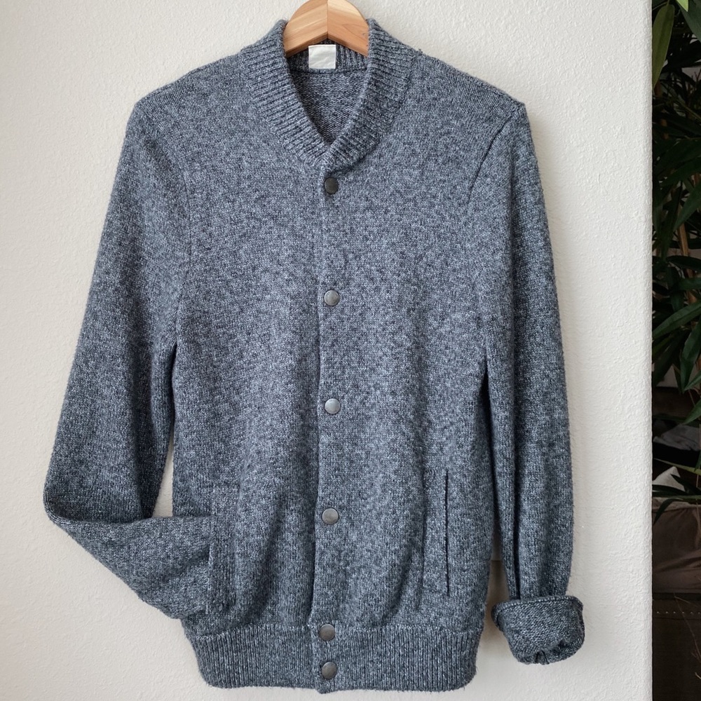 Hollister Gray Thick Preppy Cardigan